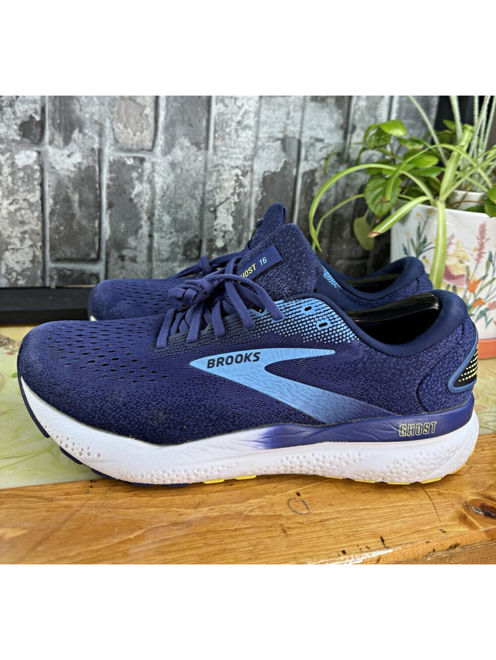 Brooks Ghost 16 Men’s Running Shoes Breathable Mesh Low Top US 12 D Blue/White